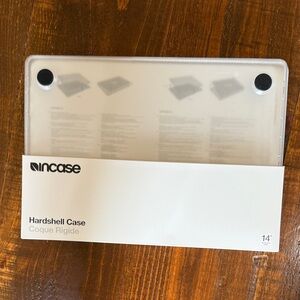 MacBook Pro hard shell case